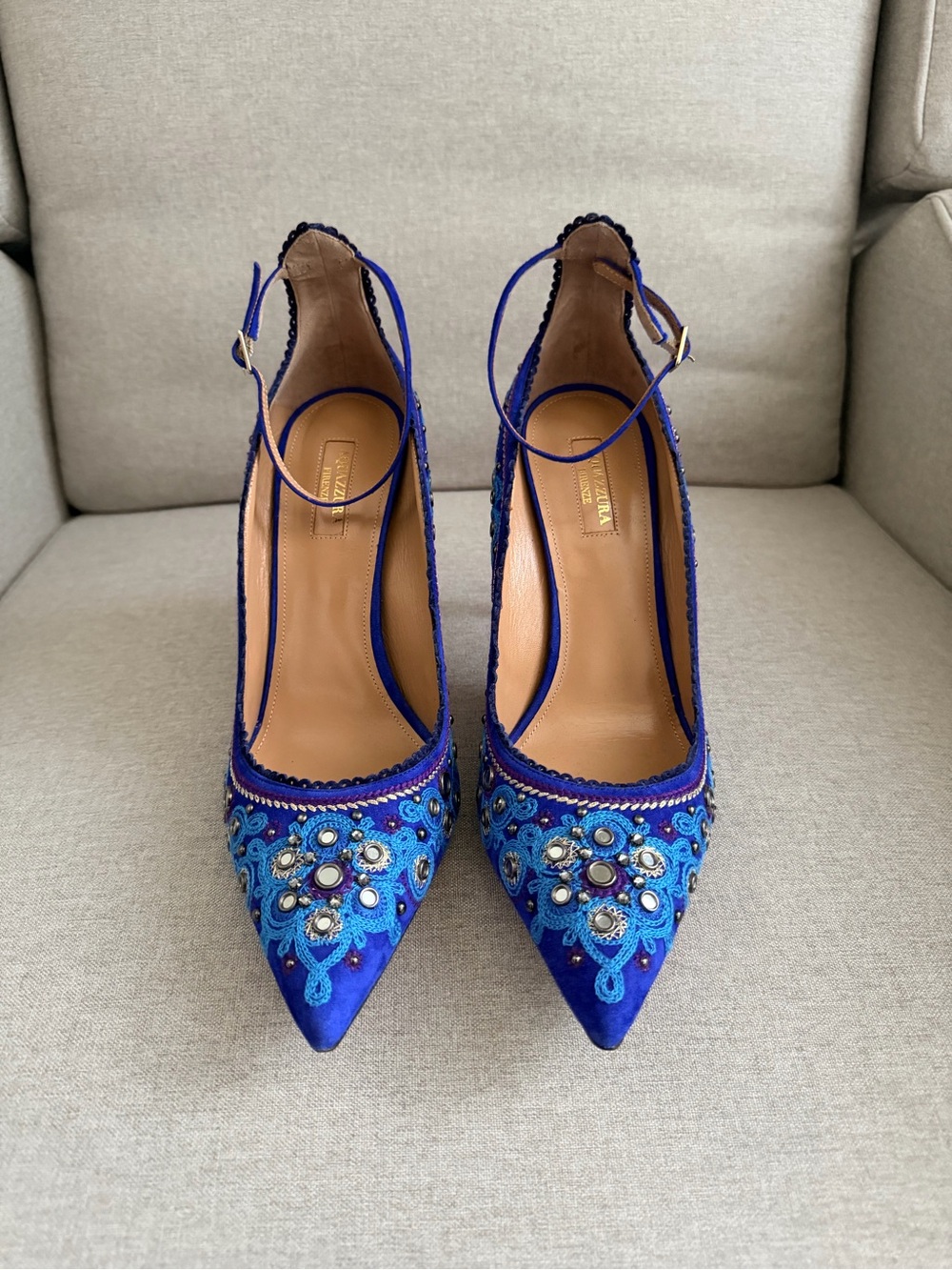 Aquazzura 4.25" Stiletto Heel
Pumps in Blue Suede and Crystals EU42 (US 12) - Picture 3 of 6